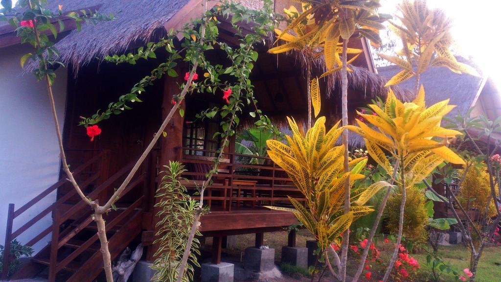 Adeng-Adeng Bungalows ギリ島 部屋 写真