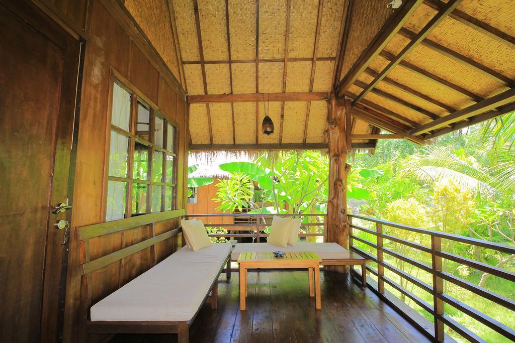 Adeng-Adeng Bungalows ギリ島 部屋 写真