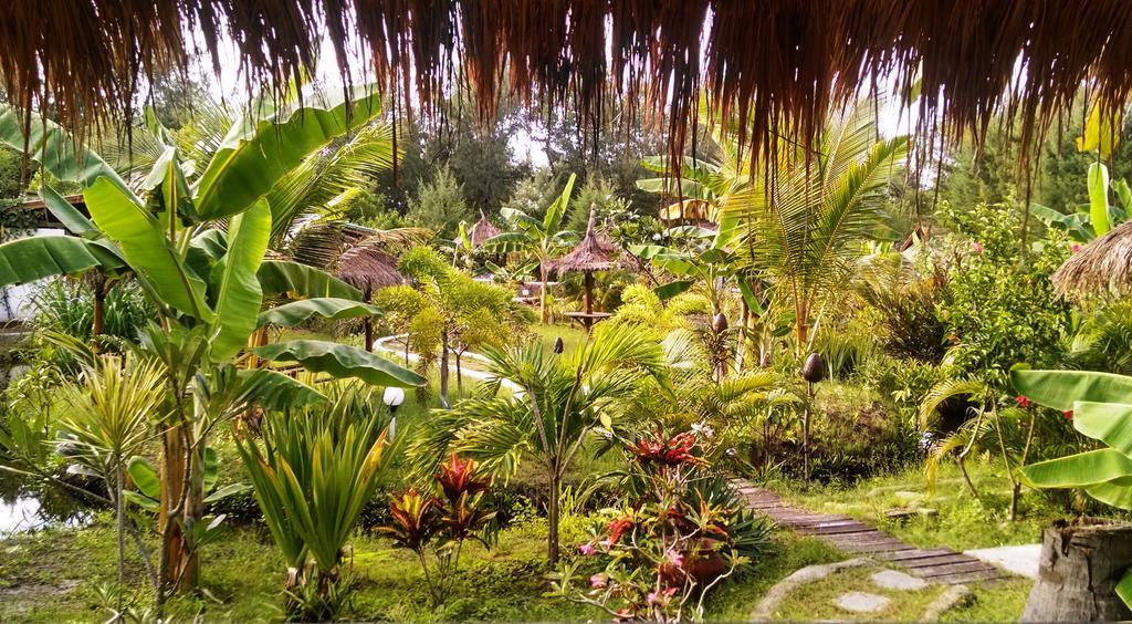 Adeng-Adeng Bungalows ギリ島 エクステリア 写真