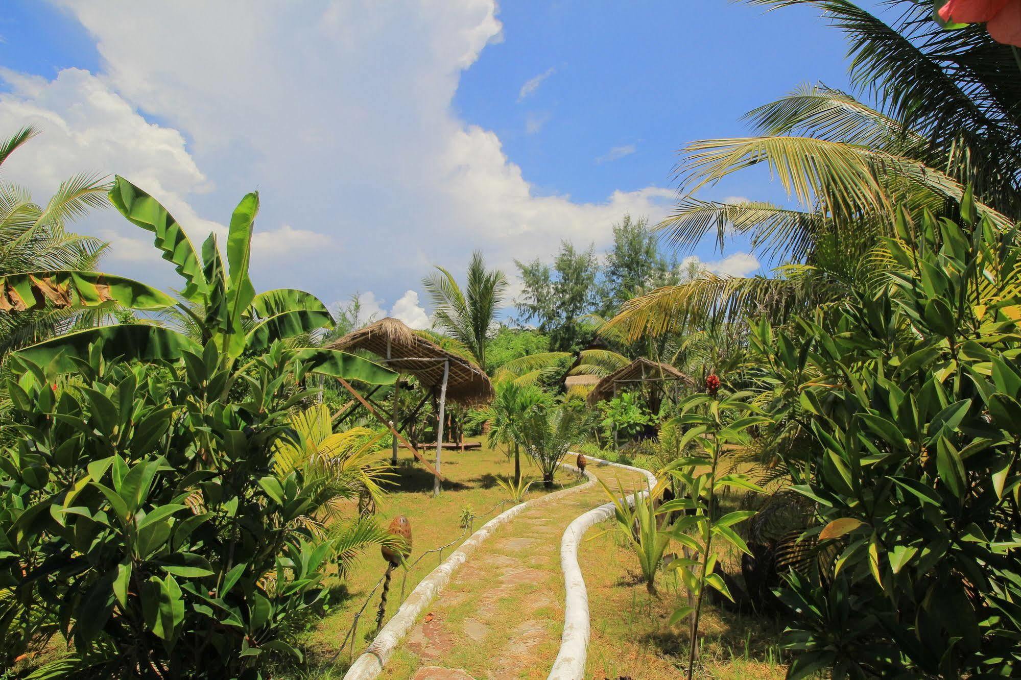 Adeng-Adeng Bungalows ギリ島 エクステリア 写真