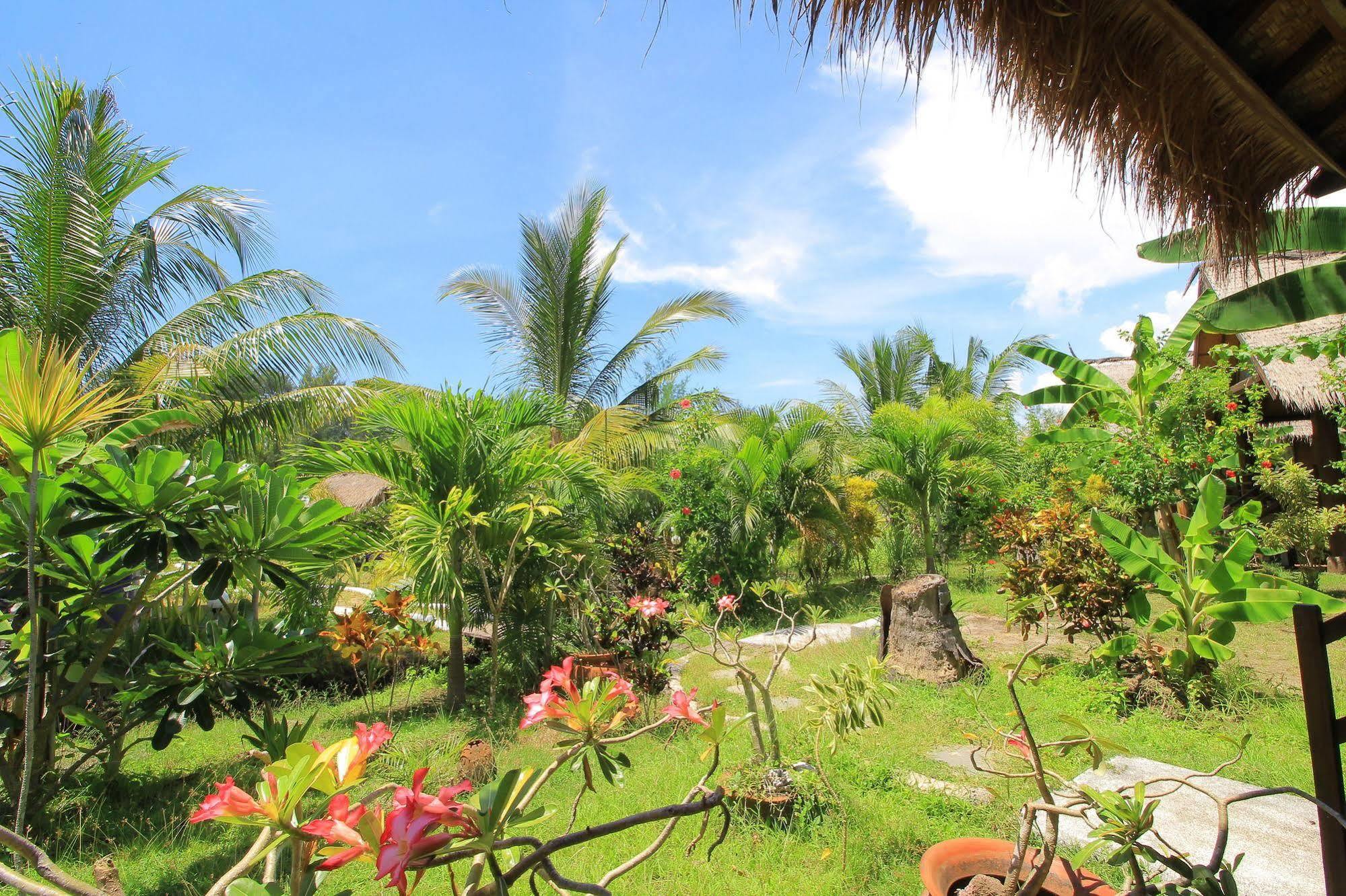 Adeng-Adeng Bungalows ギリ島 エクステリア 写真
