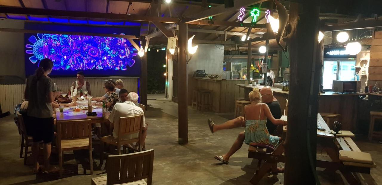 Adeng-Adeng Bungalows ギリ島 エクステリア 写真